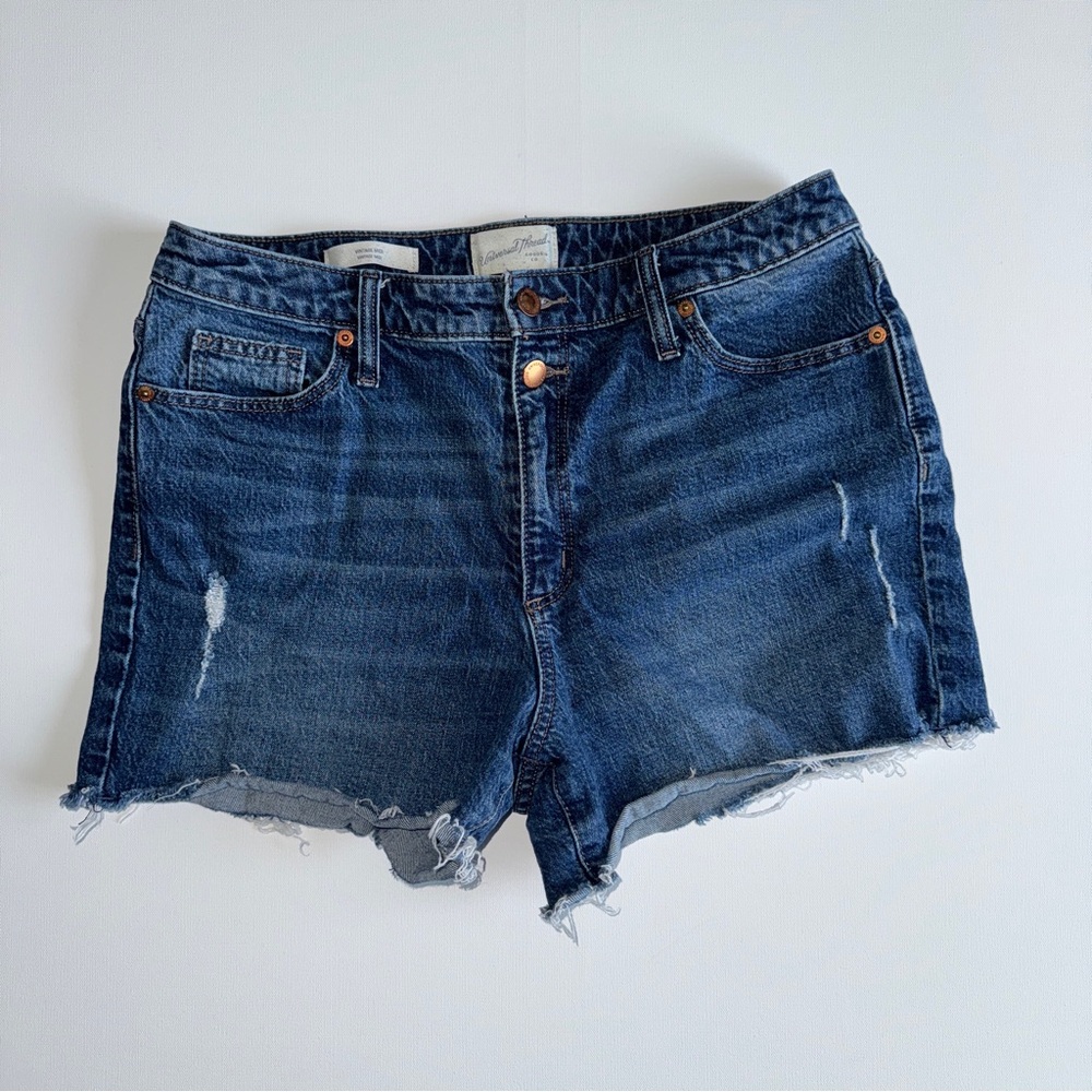 Universal Thread Vintage Midi 3" Jean Shorts Distressed Raw Hem Women's Size 10